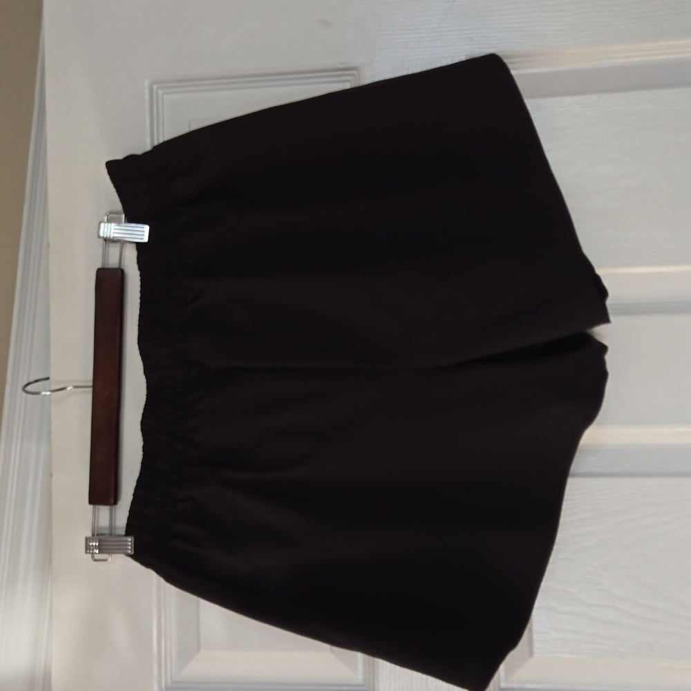 Shorts - Picture 3 of 5